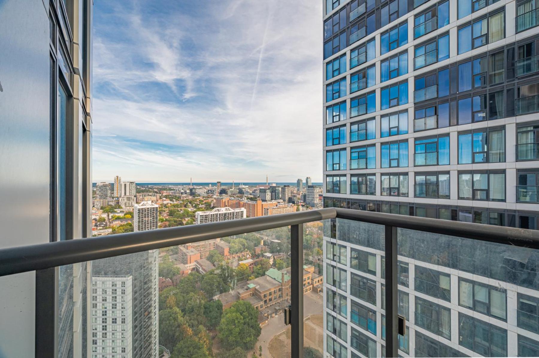 Toronto Garden Suites ภายนอก รูปภาพ